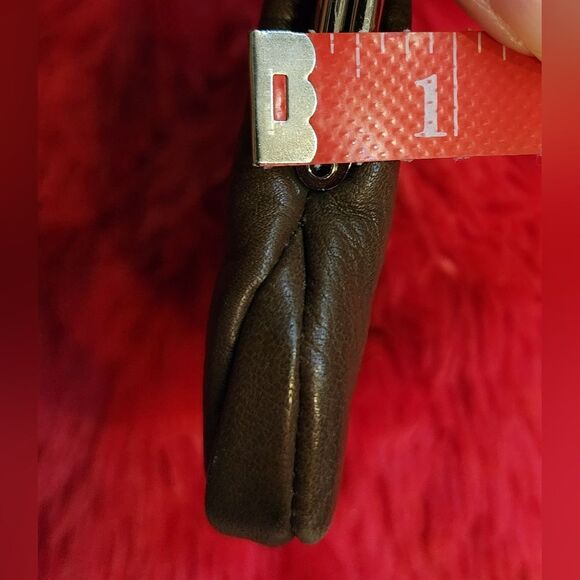 Vintage Brown Genuine Pebbled Leather Coin Pouch with Silver Toned Kiss Lock - Picture 9 of 9